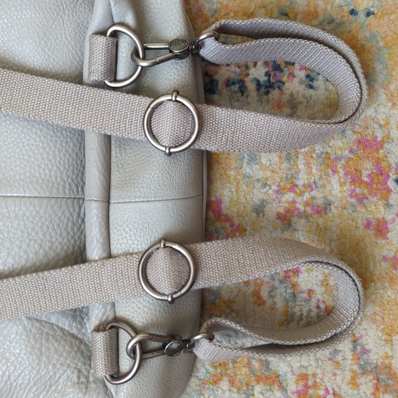 The Sak Ventura Classic Genuine Pebbled Leather Convertible Backpack Light Gray - Picture 16 of 16